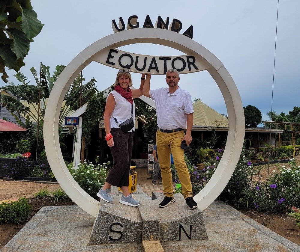 AIRPALS-SAFARIS-TOUR-EQUATOR-TOUR